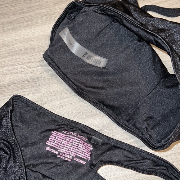 Victoria’s Secret bikini - Picture 4 of 4